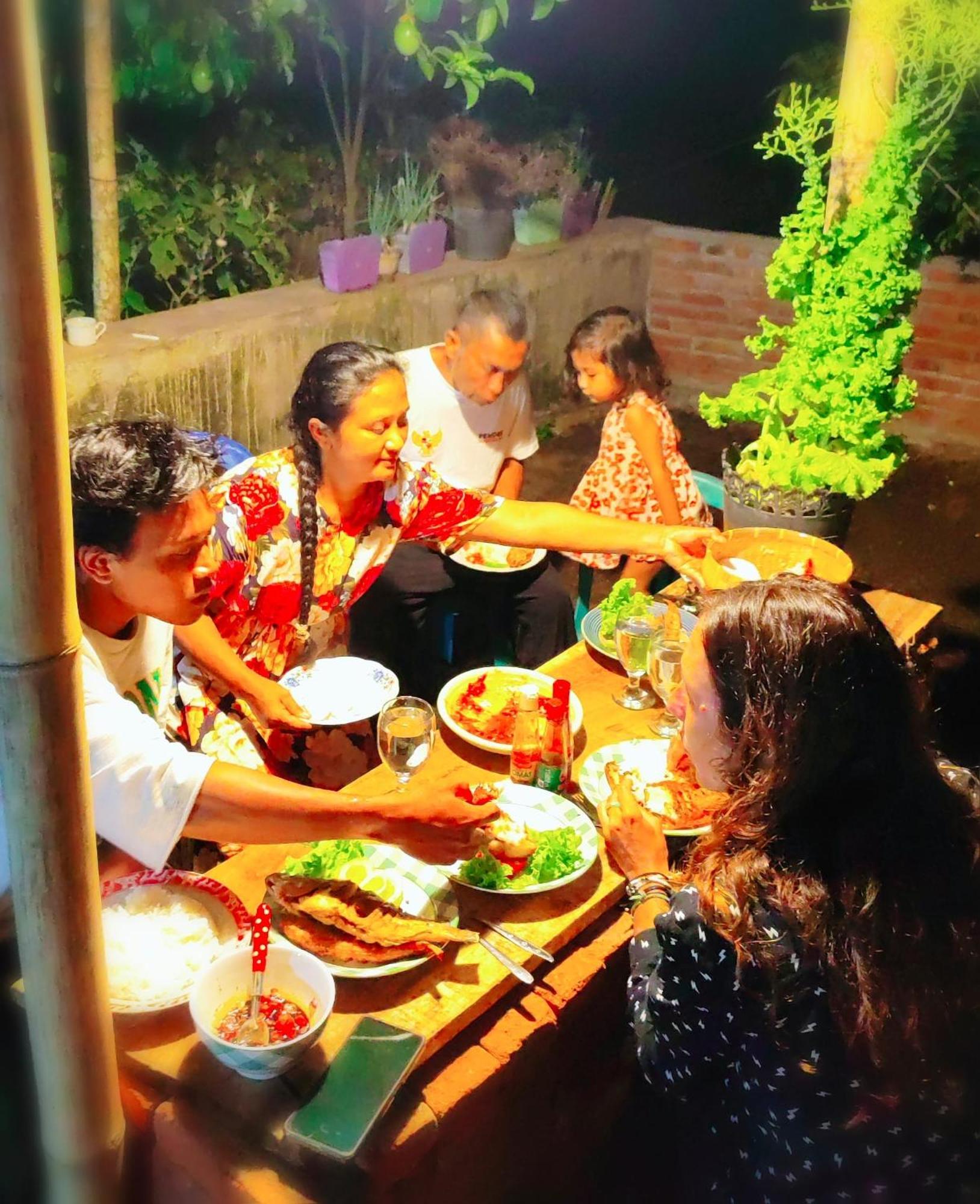 Raturinjani Homestay Selong Extérieur photo