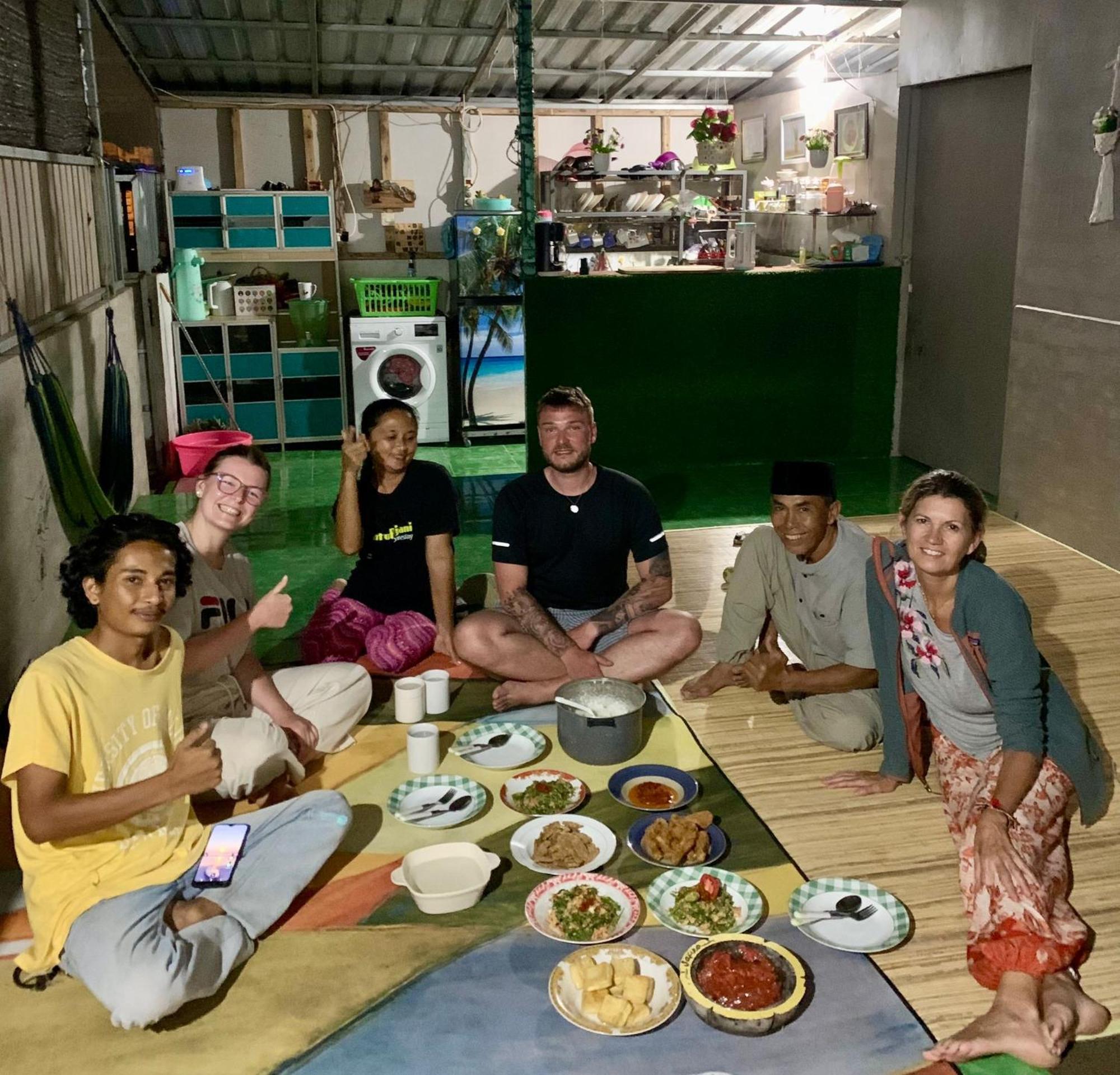 Raturinjani Homestay Selong Extérieur photo