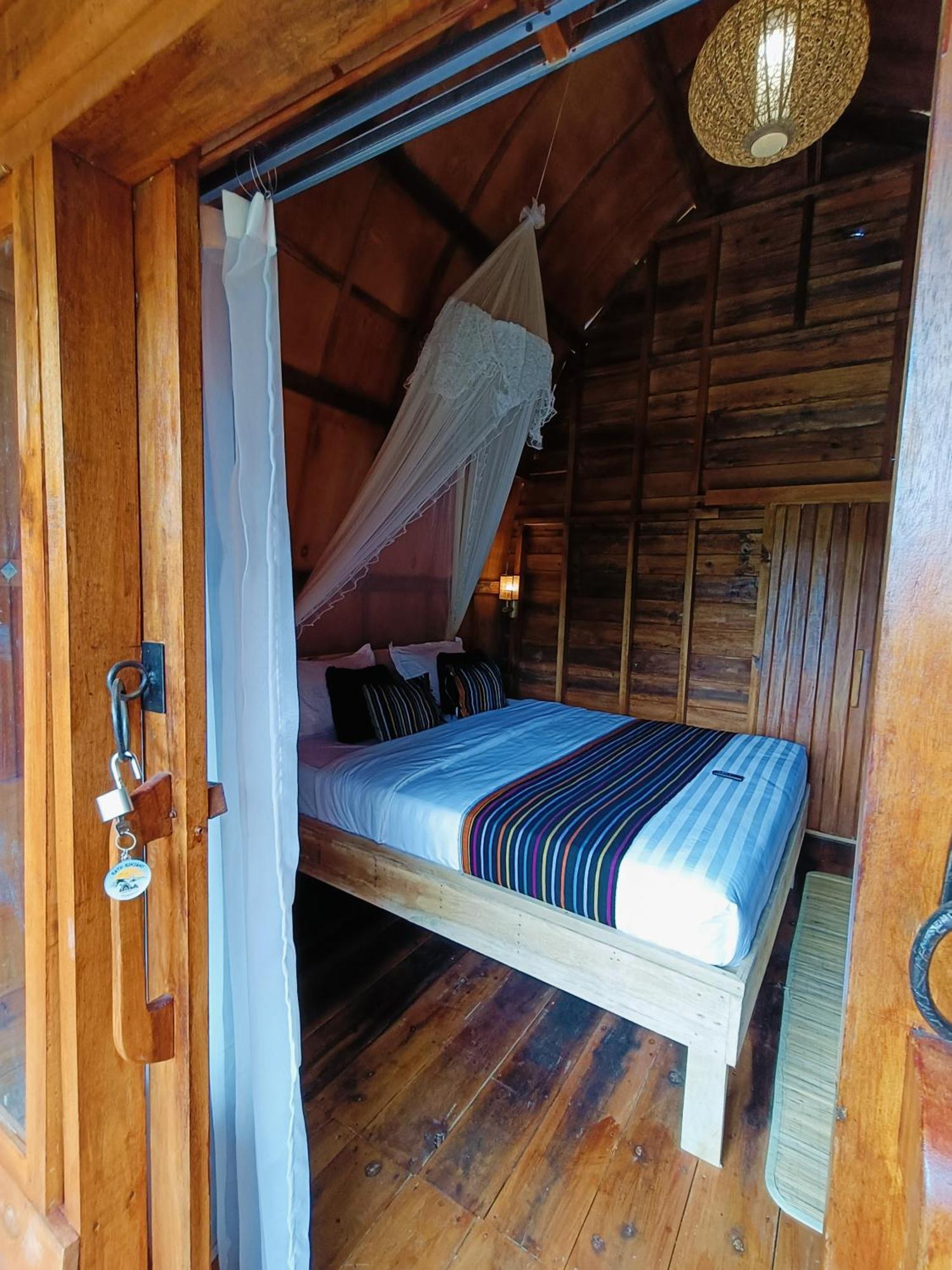 Raturinjani Homestay Selong Extérieur photo